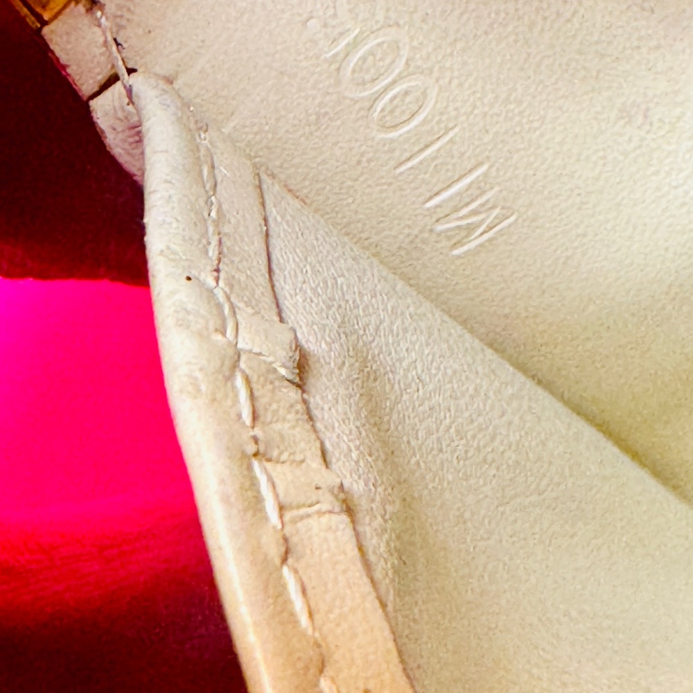 Louis Vuitton cream leather with red line and gold metal lining compact Walle - Picture 7 of 15
